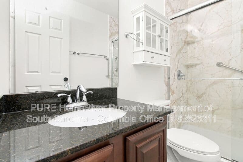 Lexington House: 288 Hollingsworth Ln