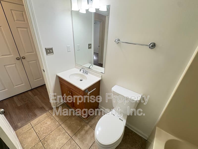 Cordova House: 7125 Showboat Ln