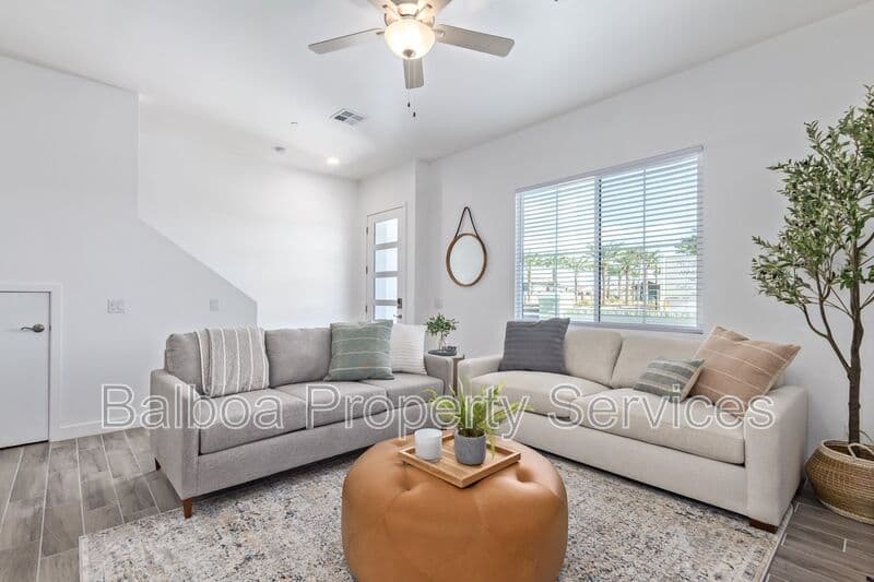 Mesa Townhome: 3230 E Thomas Rd