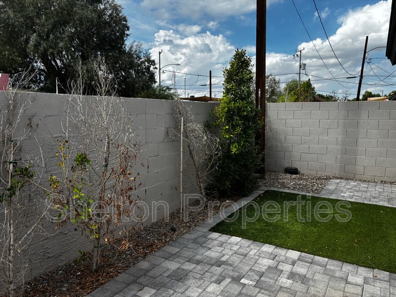 Phoenix House: 614 N 10th Ave Unit A