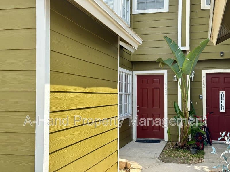 Davenport Condo: 522 Australian Way