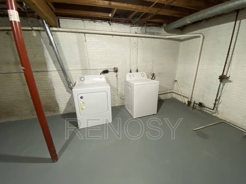 Des Moines House: 1332 E 37th St