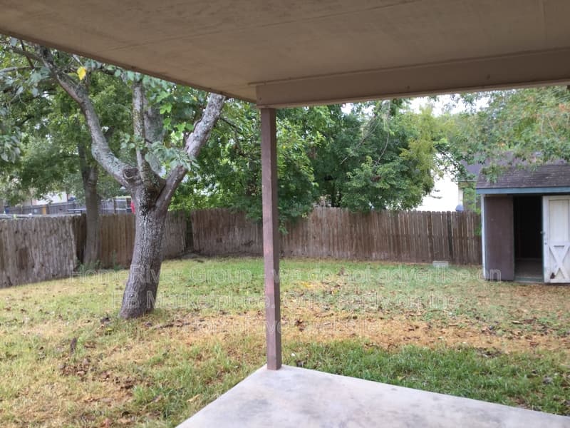 San Antonio House: 1051 Gallatin Dr