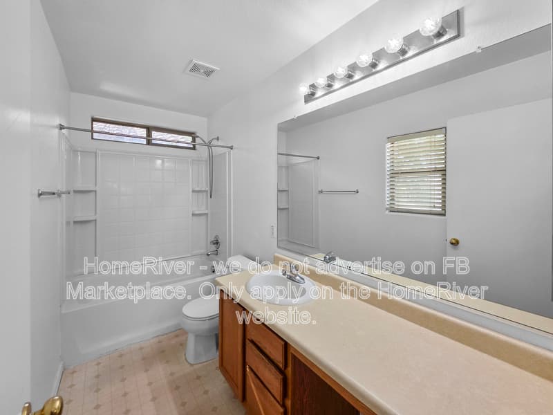Laveen House: 6435 W Sophie Ln