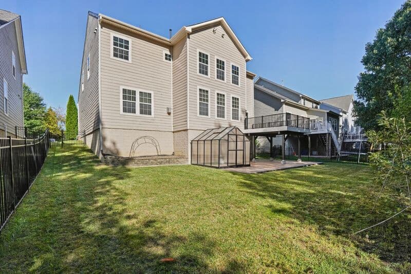 Fredericksburg House: 1100 Wright Court