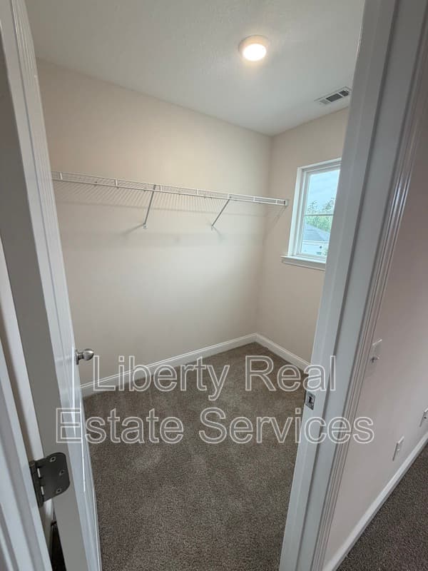 Hinesville House: 224 Whipple Ave
