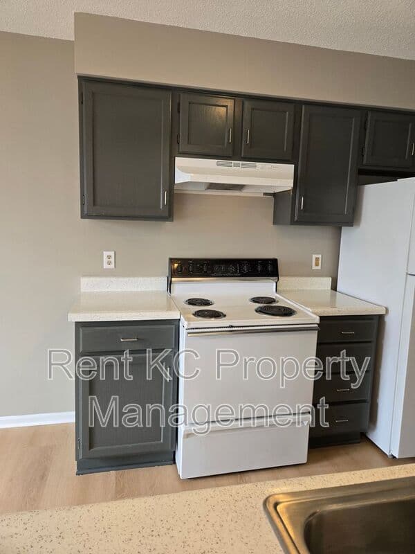 Smithville Condo: 208 W. Main Street