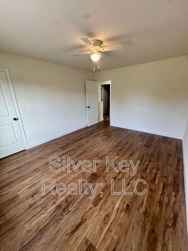 Athens Townhome: 318 Million Street