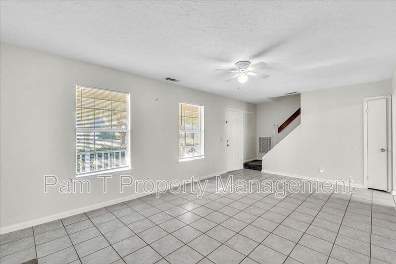 Savannah House: 4 Gunpowder Ct.