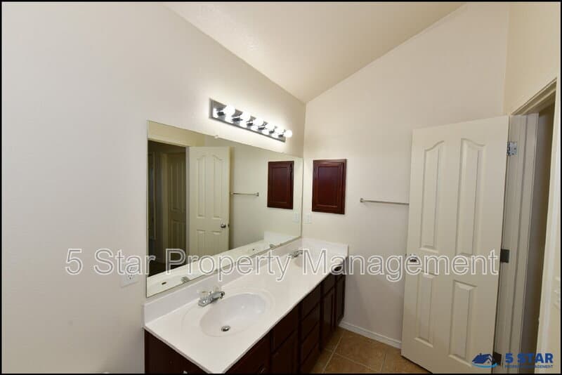 El Paso House: 736 Draco Pl !!