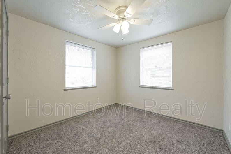 Del City House: 2124 S Sunnylane Road