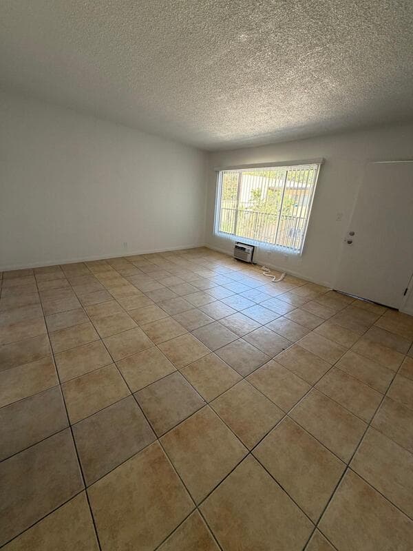 Anaheim Condo: 1818 West Sumac Lane