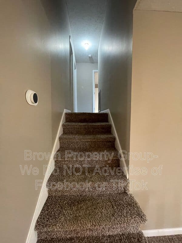 Fayetteville House: 1536 Rossmore Dr