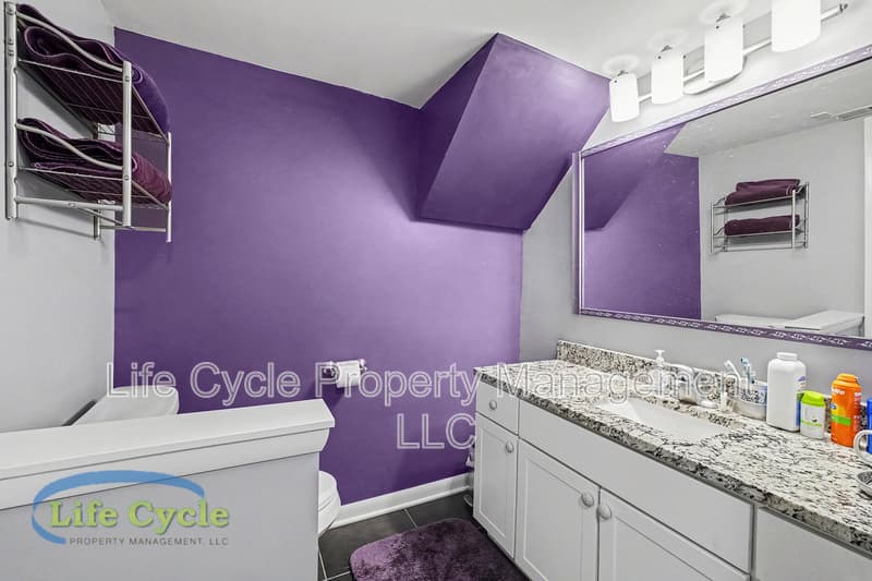 Wyoming House: 2052 Collingwood Avenue Southwest