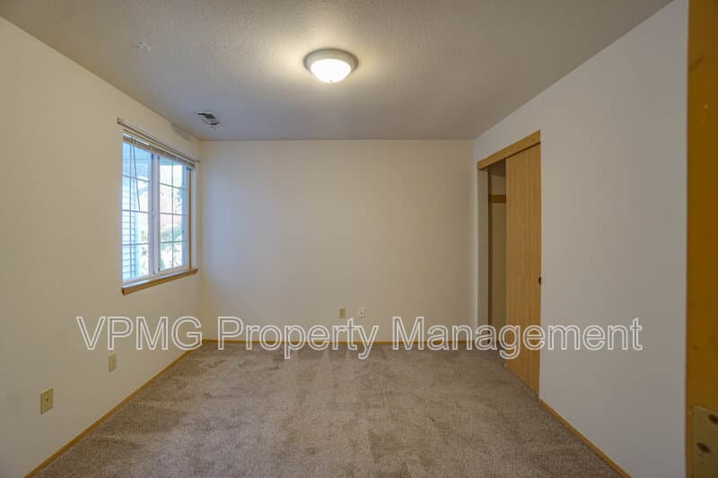 Vancouver House: 15807 NE 40th St