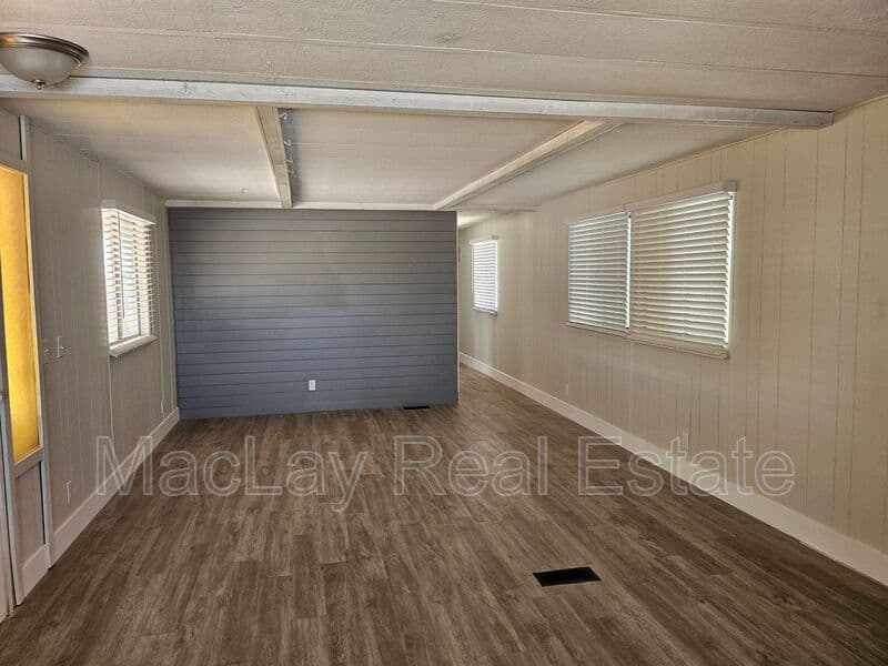 Casa Grande House: 1113 W. Corinthian Circle