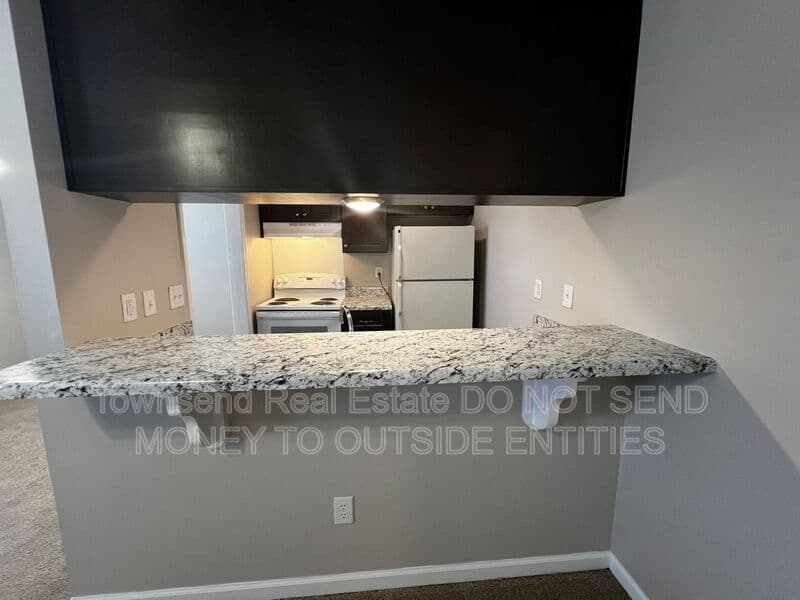 Fayetteville House: 1425C Ireland Dr