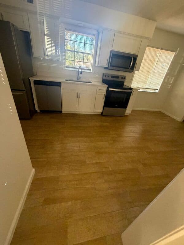Memphis House: 6294 Ridgeline Dr