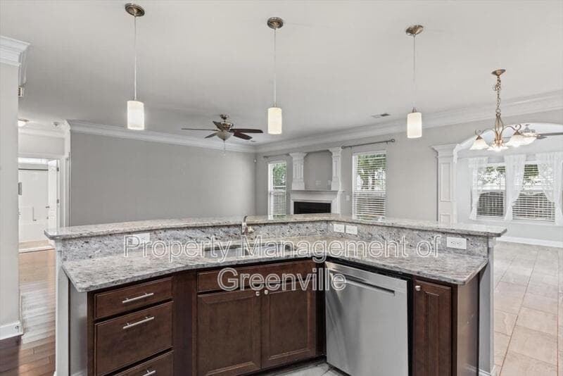 Simpsonville House: 10 Windsor Creek Ct