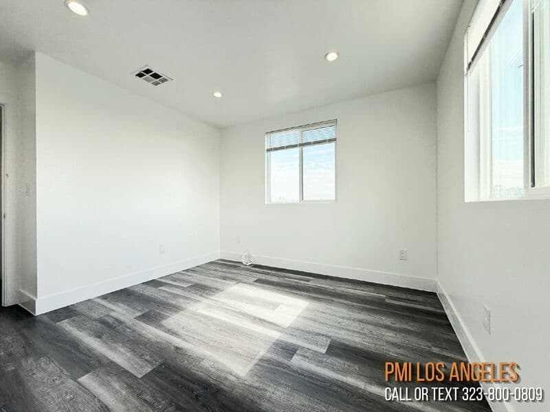 Los Angeles Condo: 2855 1/2 Cincinnati