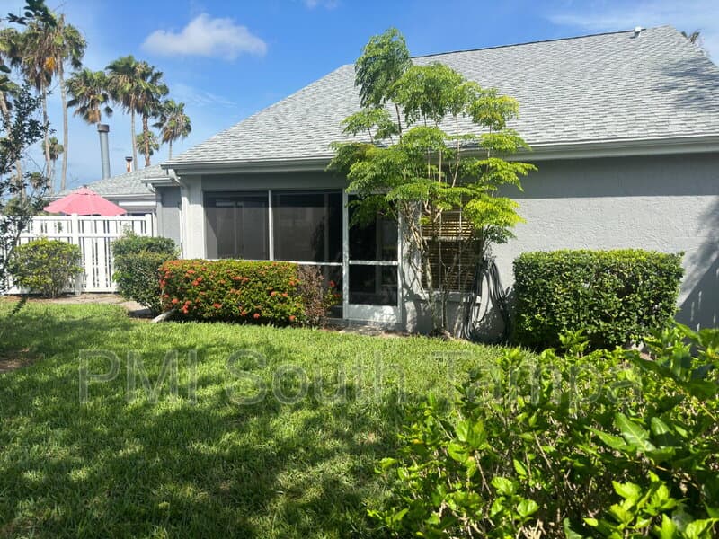 Bradenton House: 3506 52nd Ave W