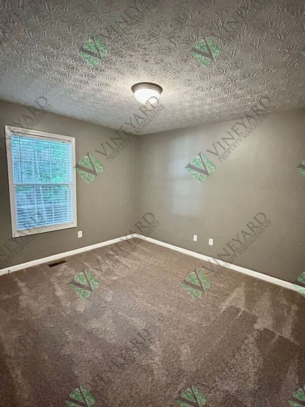 Dallas House: 101 Twin Pines Ct