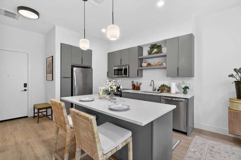 Savannah Condo: 2613 Montgomery Street