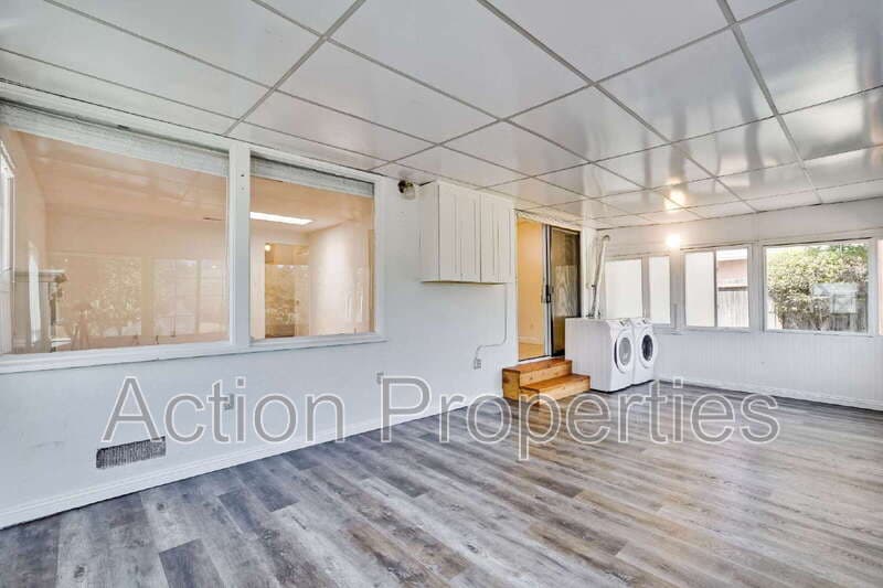 Sunnyvale House: 439 Glendale Avenue