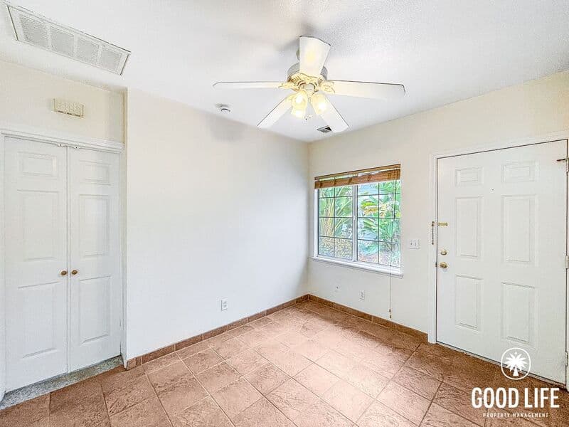 San Diego House: 4323 1/2 Cleveland Ave