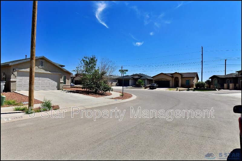 El Paso House: 14972 Louis Baudoin !!