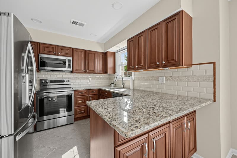 Alexandria House: 7427 Salford Court
