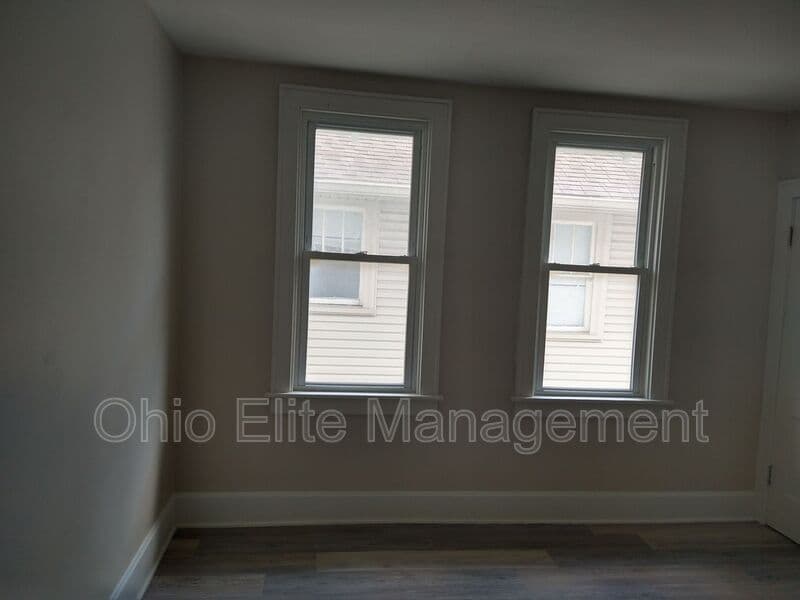 Columbus House: 206 N Harris Ave