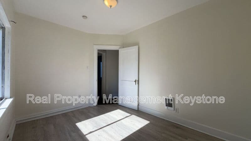 Homestead Condo: 122 E. 16th Ave