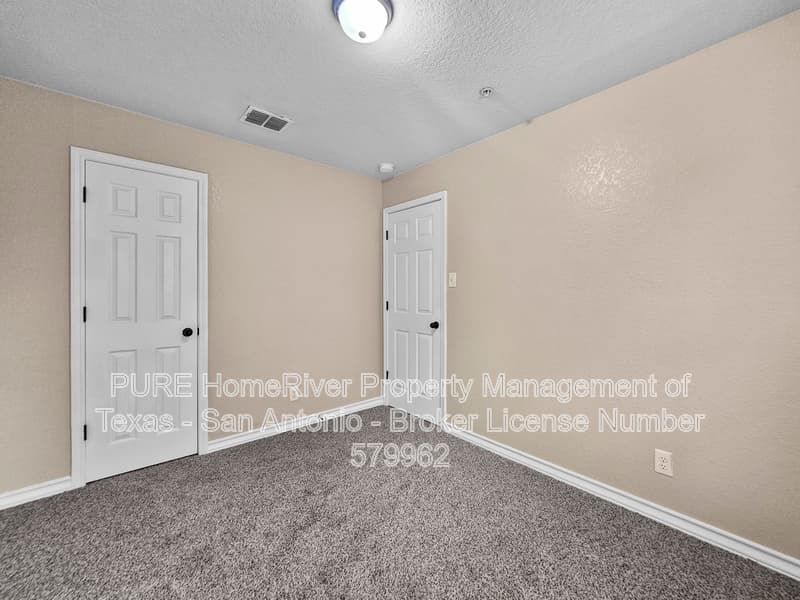San Antonio House: 6322 Attucks Ln