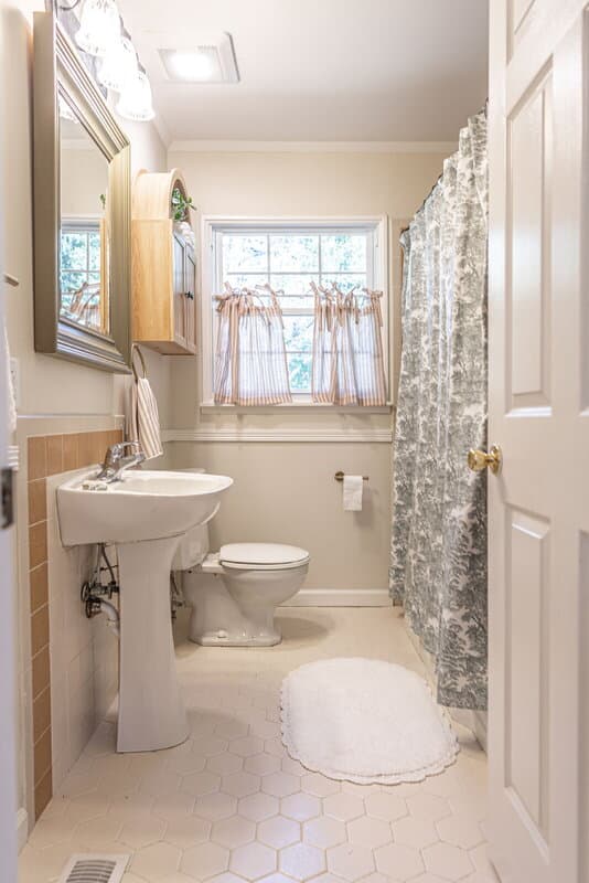Pinebluff Condo: 435 West Baltimore Avenue
