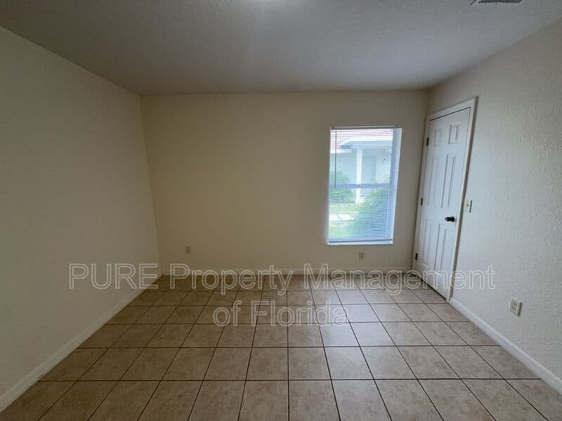 Ocala House: 7455 Midway Terrace