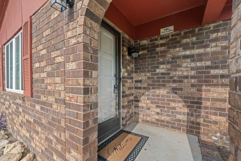 Augusta House: 2325 Cadden Road