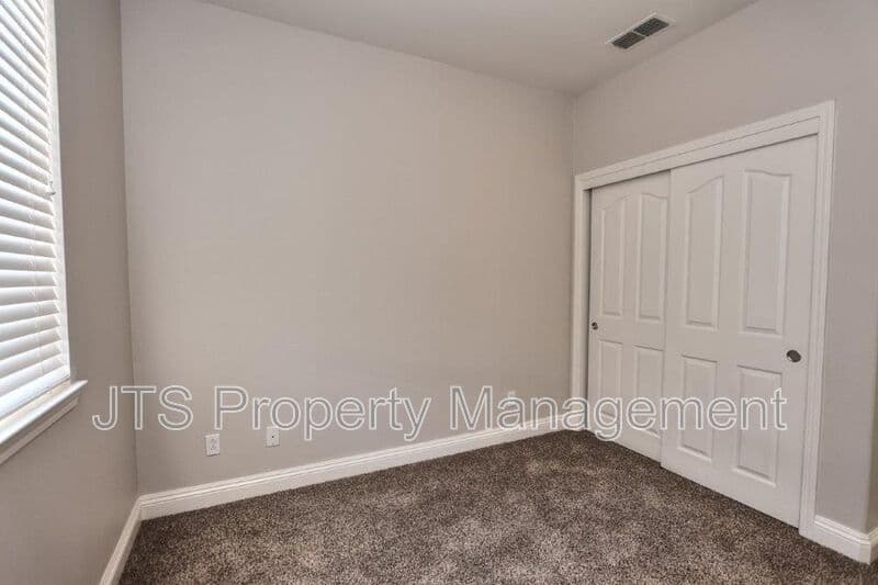 Sacramento House: 5424 Washoe Street