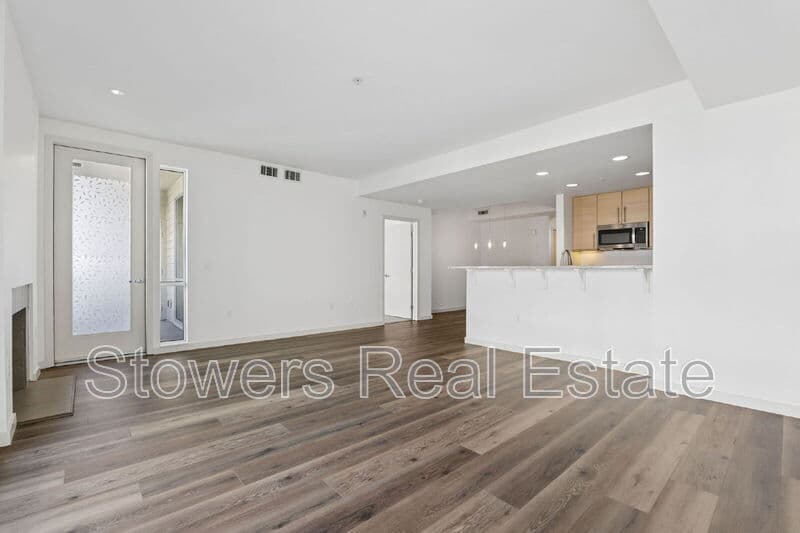 Walnut Creek Condo: 1655 N California Blvd