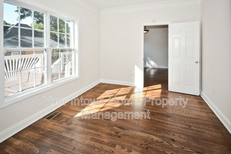 Atlanta House: 69 Haygood Ave SE