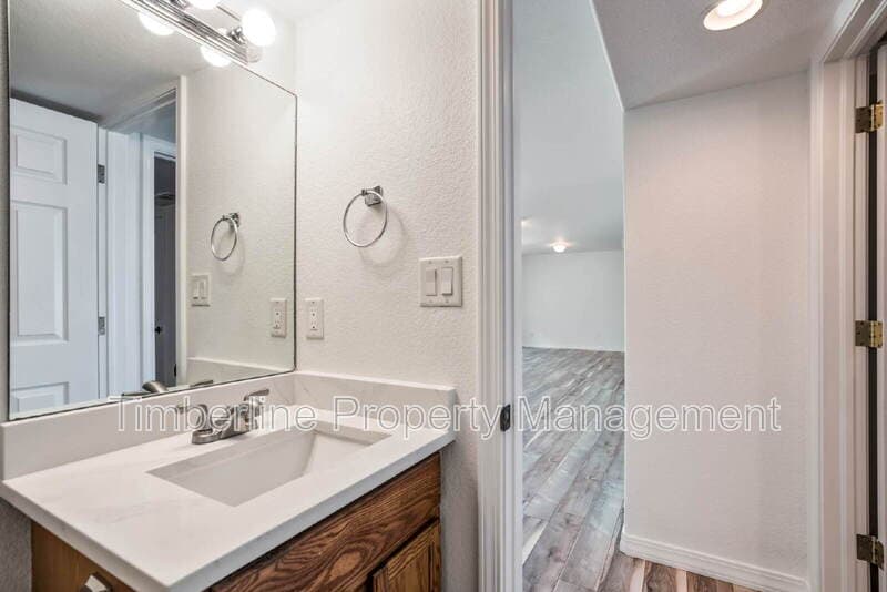 Monument House: 339 Fourth Street