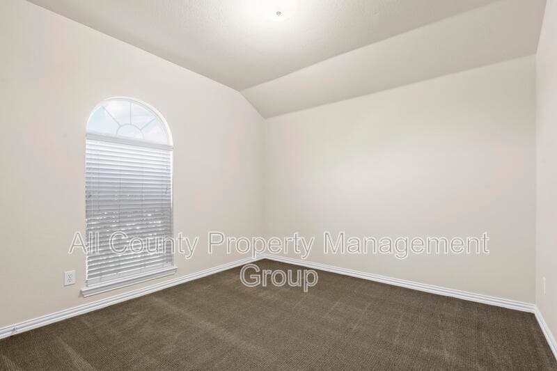 Fort Worth House: 4541 High Cotton Trail