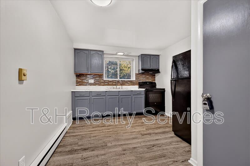 Noblesville Condo: 1142 Evans Avenue