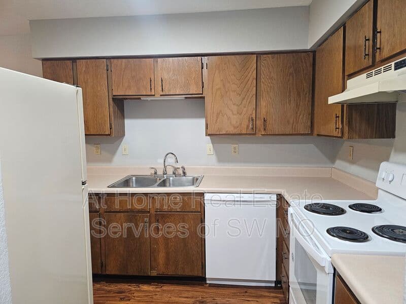 Springfield Condo: 1947 S Ingram Mill Rd