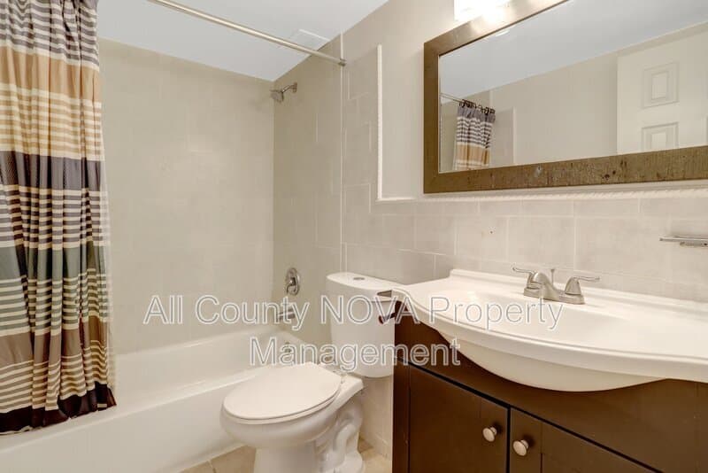 Alexandria Condo: 4 S Van Dorn St