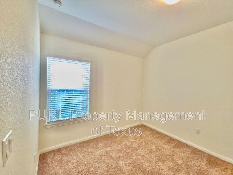 Austin House: 615 Linares Ln