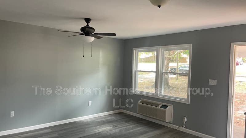 Sweetwater Condo: 303 South Oak Street - 2