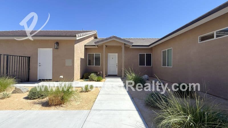 Apple Valley House: 20125 Zuni Rd