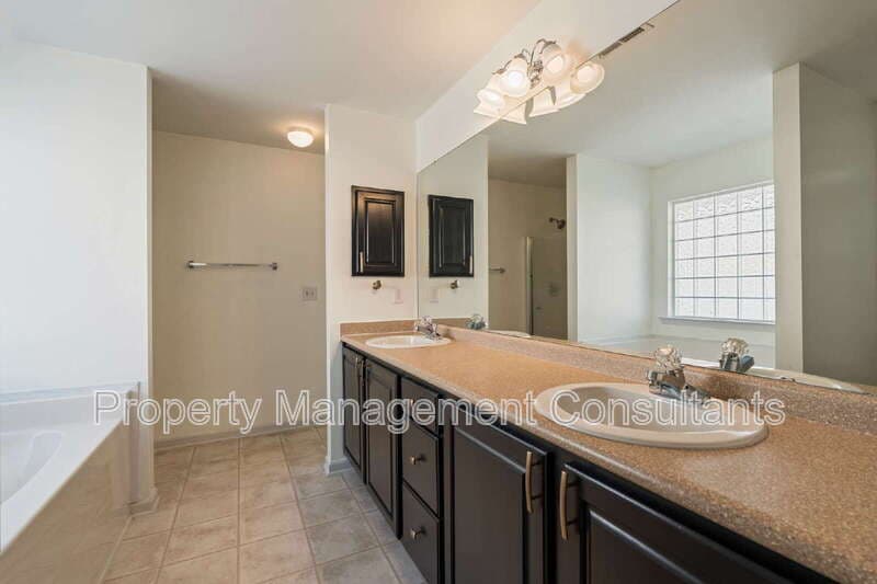 Madison House: 103 Acacia Trail Drive
