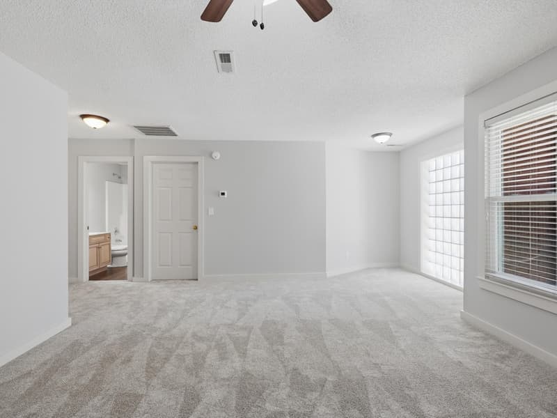 Madison House: 213 Pointe Verde Circle